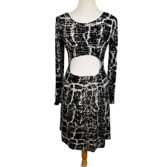 Urban Outfitters Silence + Noise Bandage Open Back Dress size M - Picture 2 of 6